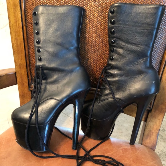 PLEASER INFINITY Booties! - Picture 7 of 8